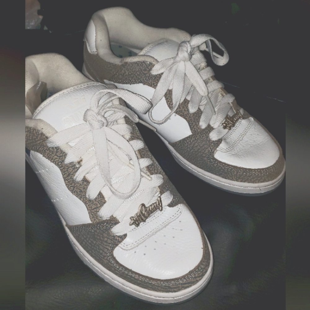 Supra- "The Penny" Mens Skate Shoes- Size 9.5  Color-Gray Elephant/White…